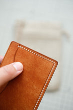 Load image into Gallery viewer, Three Pocket Minimalist - Olmo Pueblo Leather