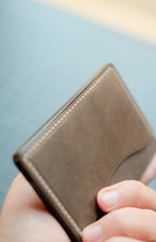 Load image into Gallery viewer, Three Pocket Minimalist - Grey Italian Vegtan & Natural Thread