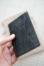 Load image into Gallery viewer, Three Pocket Minimalist - Nero Pueblo Leather