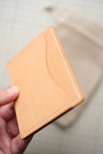 Load image into Gallery viewer, Four Pocket Cardcase - Natural Buttero Vegtan