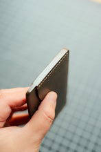 Load image into Gallery viewer, Three Pocket Minimalist - Grey Italian Vegtan & Natural Thread