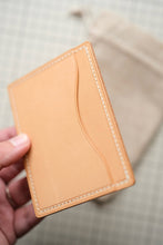 Load image into Gallery viewer, Four Pocket Cardcase - Natural Buttero Vegtan