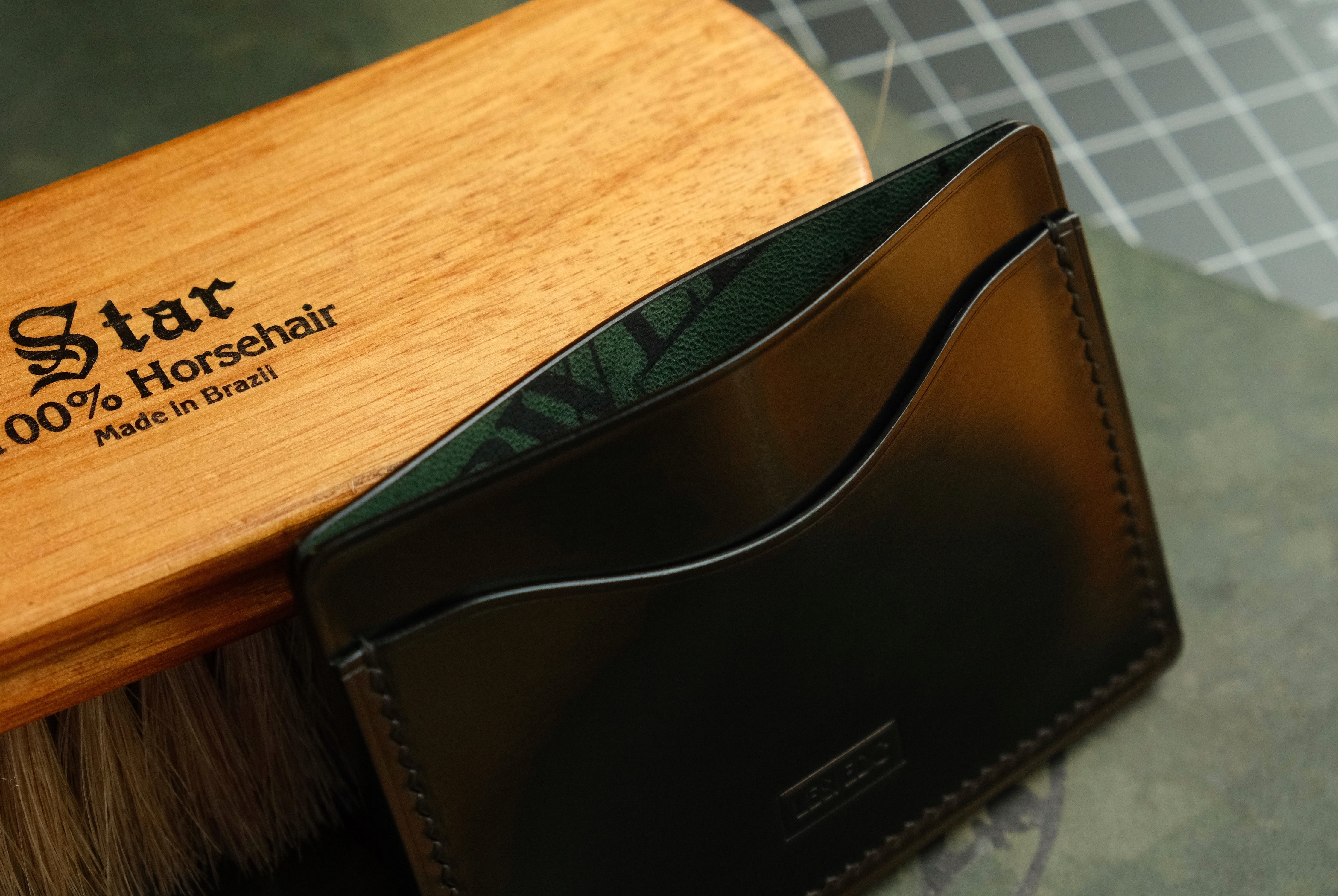 Three Pocket Minimalist Black Horween Shell Cordovan – LES/EDC