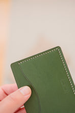 Load image into Gallery viewer, Three Pocket Minimalist - Olive Minerva Leather
