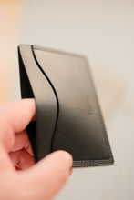 Load image into Gallery viewer, Three Pocket Minimalist - Black Italian Vegtan
