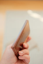 Load image into Gallery viewer, Three Pocket Minimalist - Garnet, Reversed Bourbon, Reversed Black and Bourbon Horween Shell Cordovan
